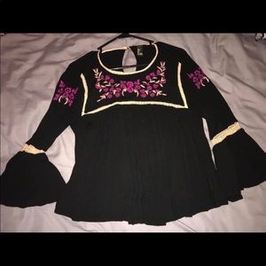 Forever 22 long-sleeve fashion shirt